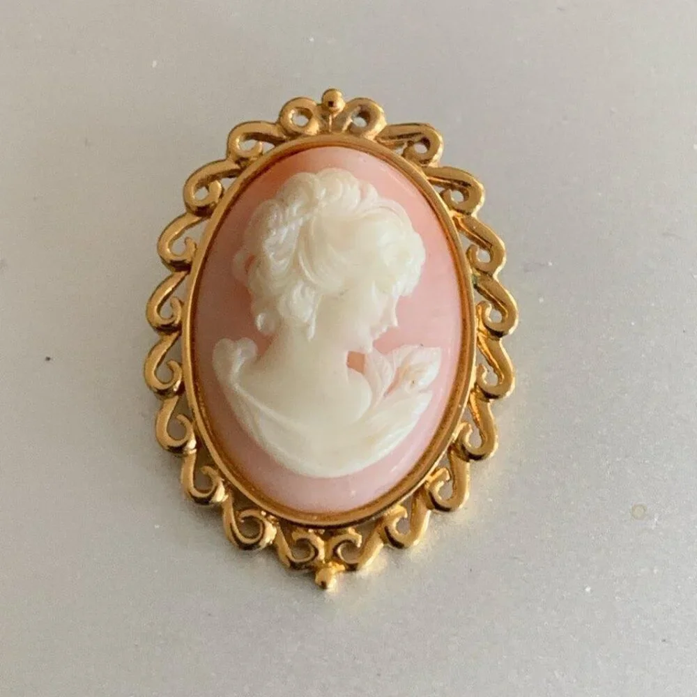 Classy vintage Monet Cameo Brooch